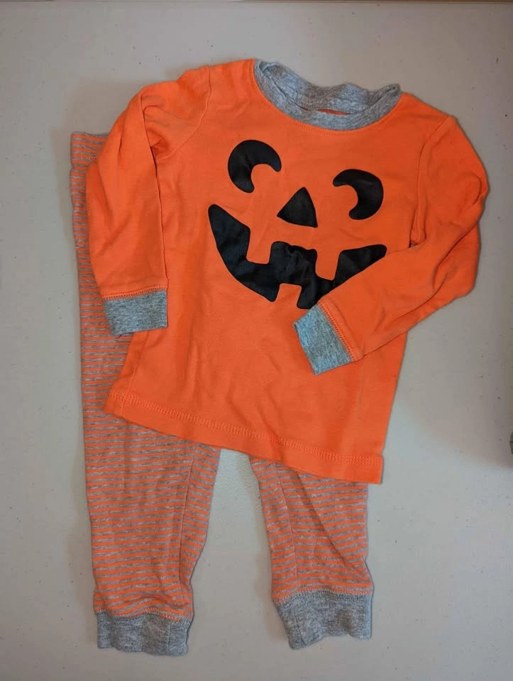 Sz 2 Halloween pj's