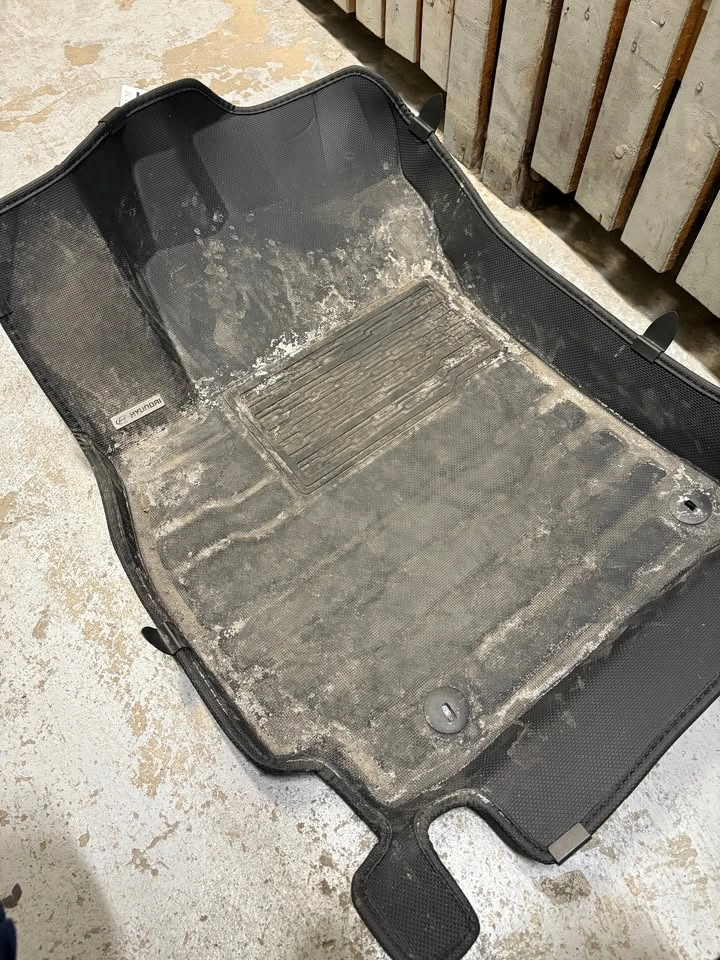 Hyundai Elantra Premium Tux Leather All-Weather Mats - photo 3