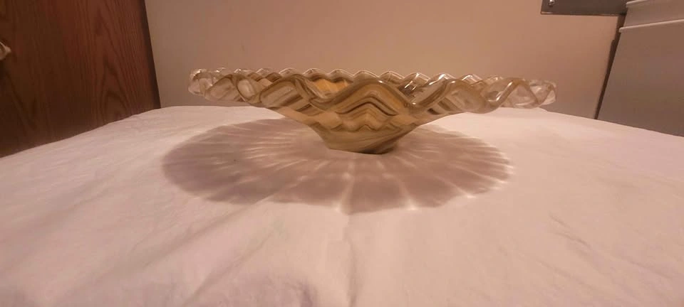 Hand-Blown Art Glass Swirl Ruffled Bowl - photo 3