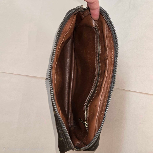 Louis Vuitton Vintage 80's Dragonne Clutch - photo 4