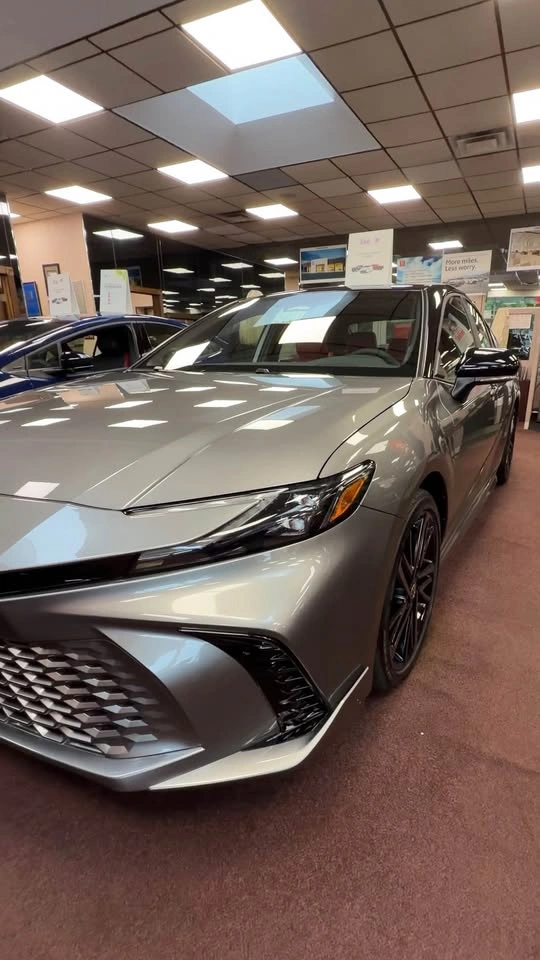 2026 Toyota Camry XLE Hybrid Sedan 4D - photo 2