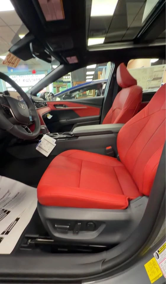 2026 Toyota Camry XLE Hybrid Sedan 4D - photo 3