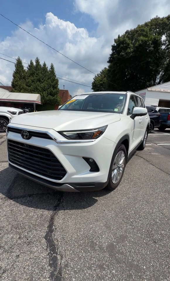 2024 Toyota Grand Highlander Platinum - photo 2