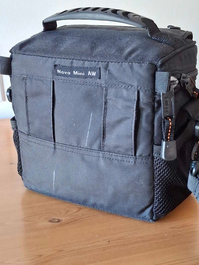 Lowepro nova mini camera bag - photo 3