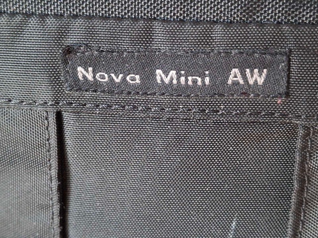 Lowepro nova mini camera bag - photo 4