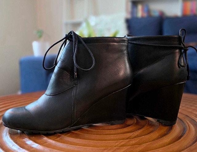 High-end Leather Wedge Boots! Like NEW! Size 9-10 - photo 2