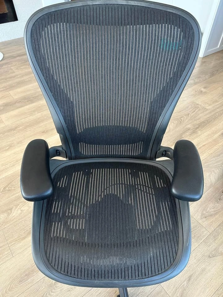 Genuine Herman Miller Aeron Classic Size B - photo 2