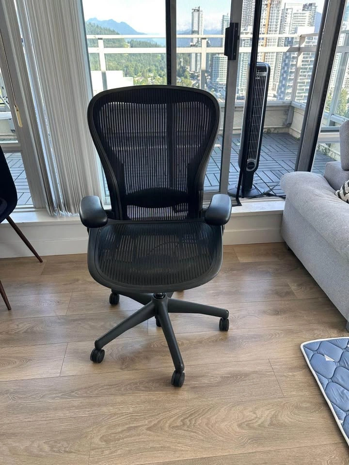 Genuine Herman Miller Aeron Classic Size B - photo 4