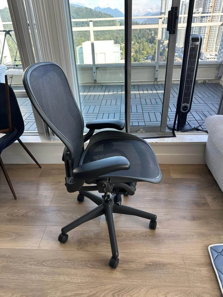 Genuine Herman Miller Aeron Classic Size B - photo 5