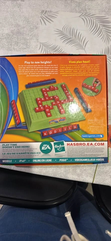 Parker Brothers Scrabble Upwords 3D Crossword Game - photo 2