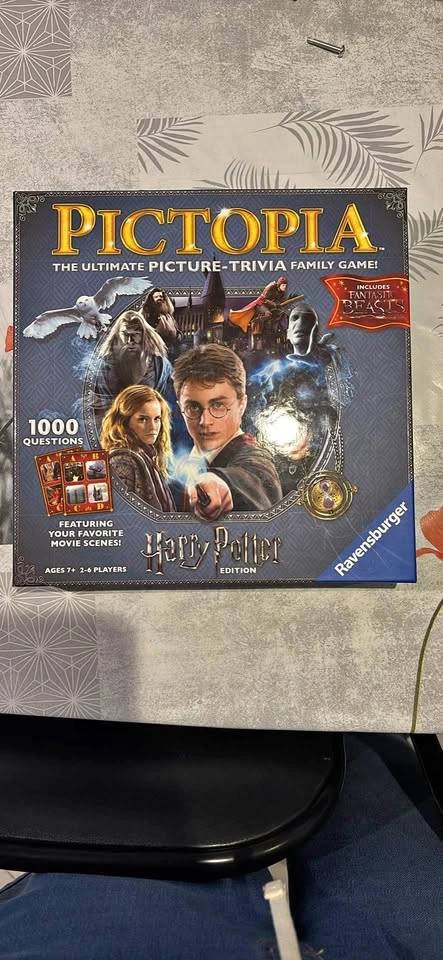 Pictopia Harry Potter Edition Board Game