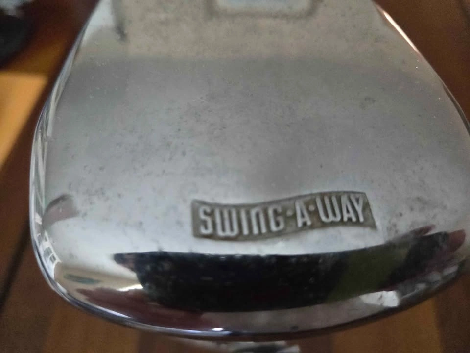 Antique/Vintage 'Swing-a-way' Ice Crusher Wall Mount - photo 3