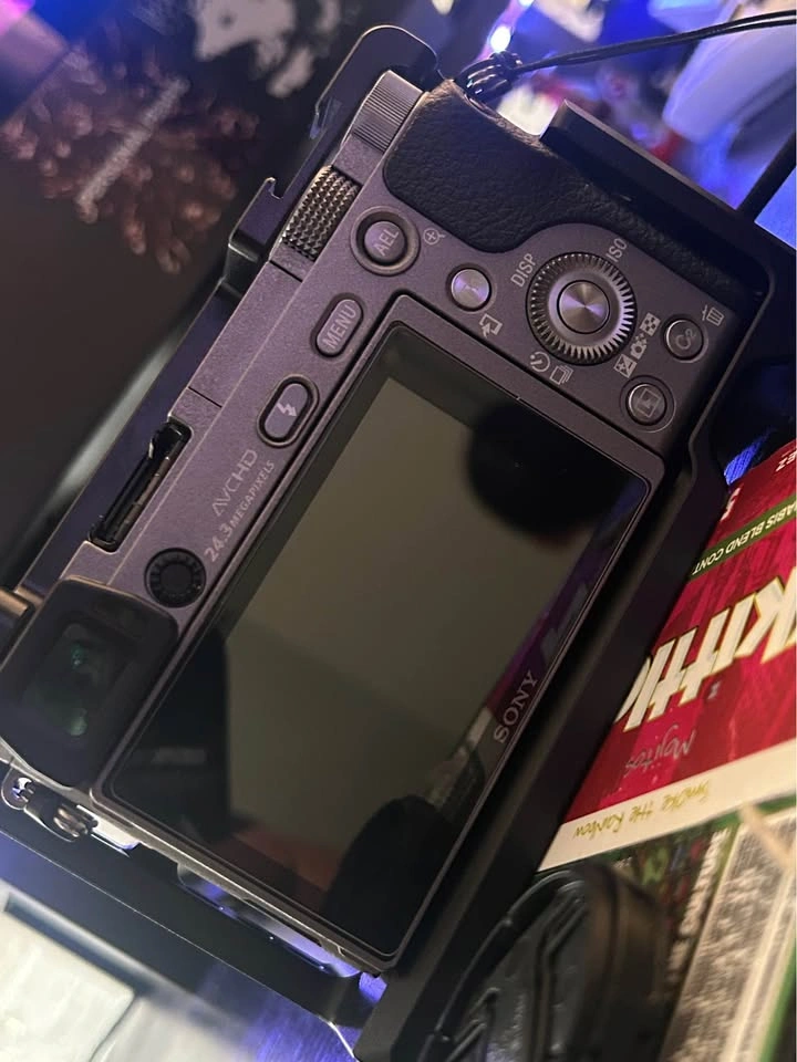 Sony a6000 body+16-50 Kit lens - photo 2