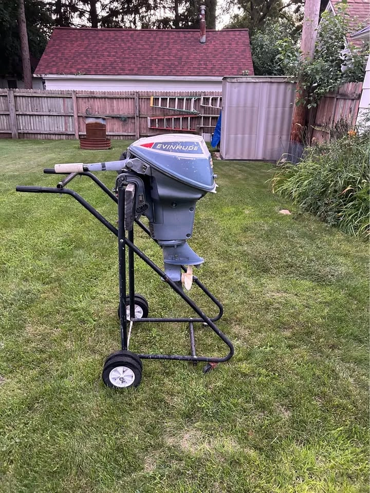 Evinrude 9.5 HP outboard boat motor