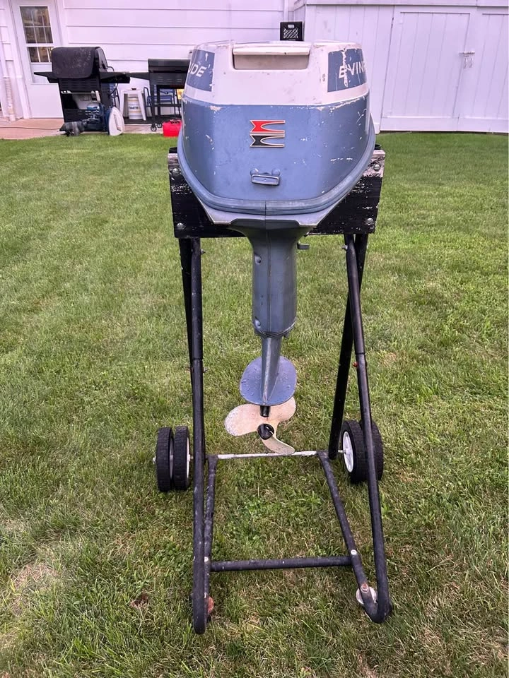 Evinrude 9.5 HP outboard boat motor - photo 2