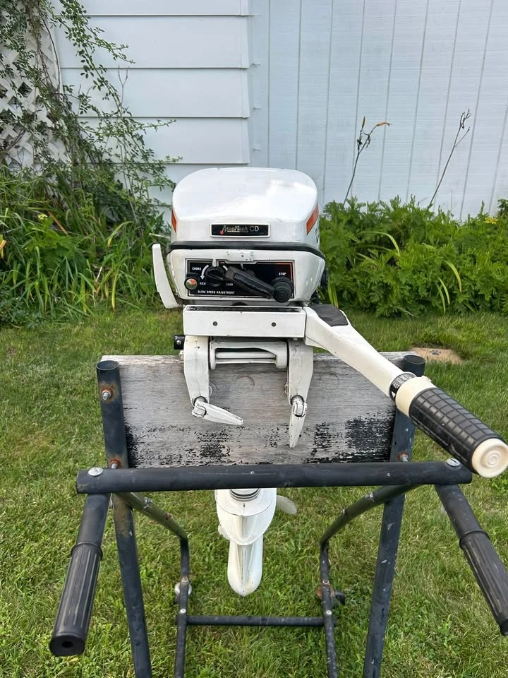 Johnson 9.9 HP Outboard Boat Motor - photo 4