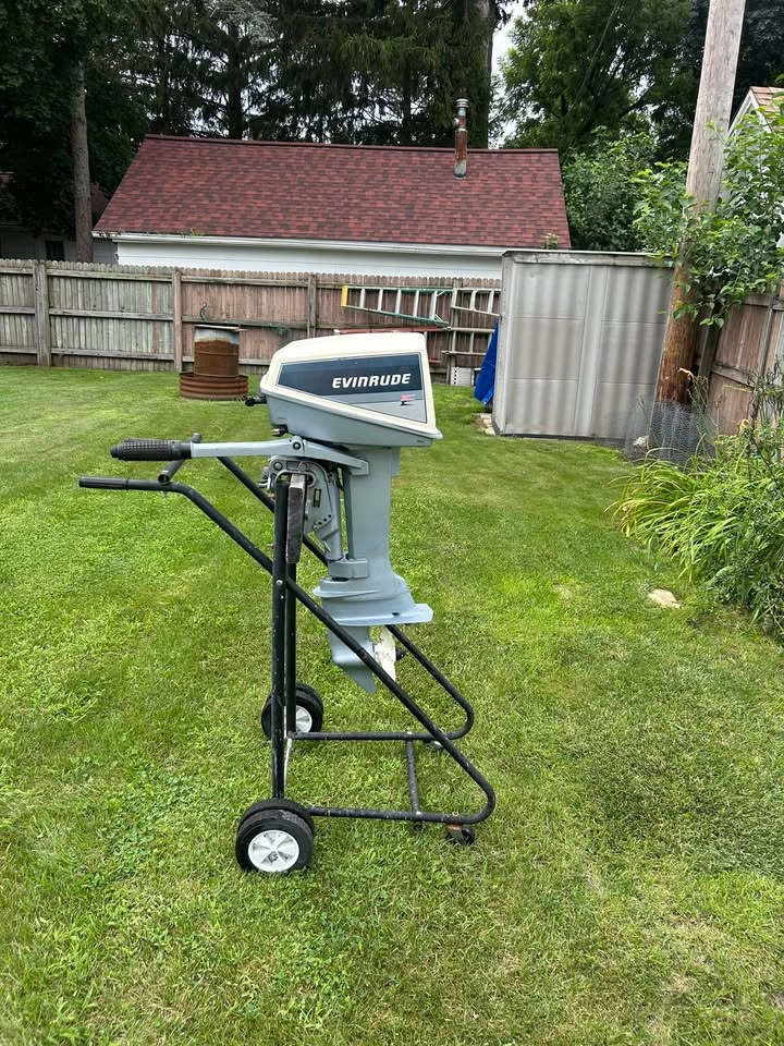 Evinrude 6 HP Outboard Motor
