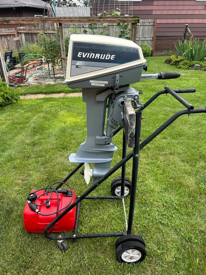 Evinrude 6 HP Outboard Motor - photo 3