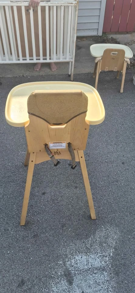 High chair - photo 4