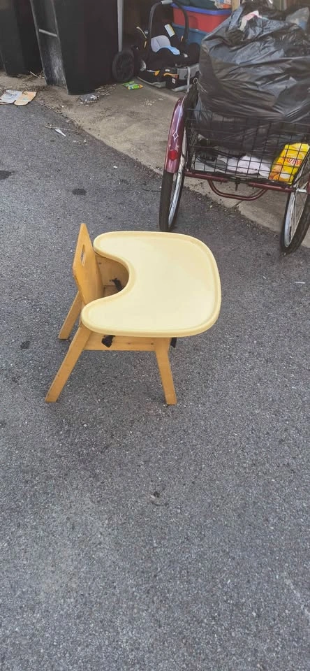 Childrens feeding chair - photo 2