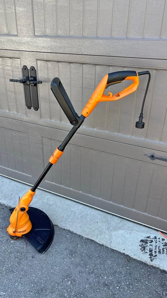 WORX 5.5 Amp 15” Corded Electric String Trimmer/Edger