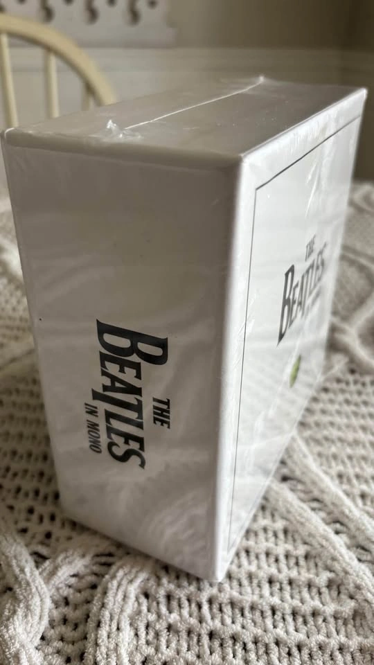 The Beatles in Mono 13 CD Box Set - photo 4