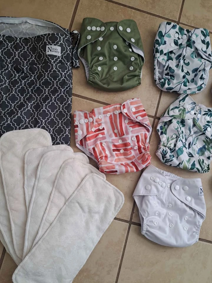 *New Price* Nora's Nursery Cloth Diapers with Inserts and Bag - photo 4