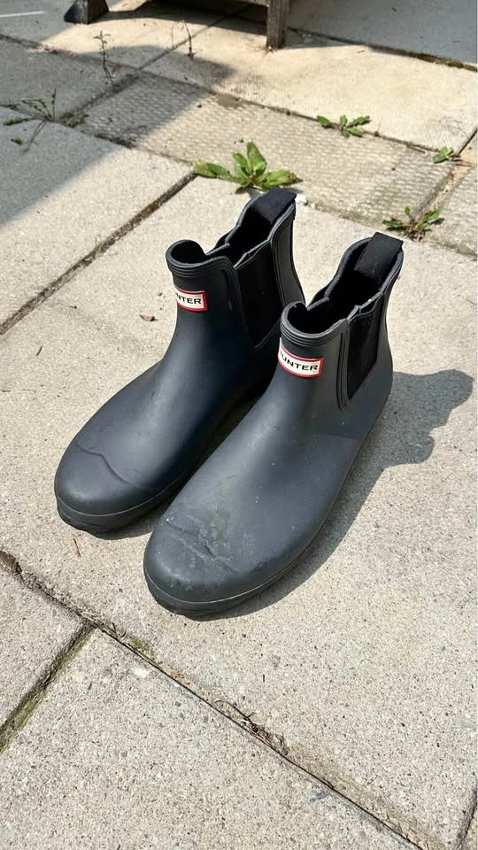 Hunter Black Ankle Rain Boots – Used Like New