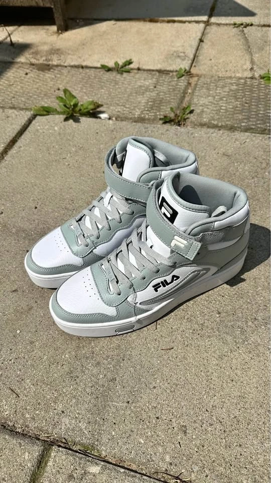 Fila High-Top Sneakers – White/Grey – Like New