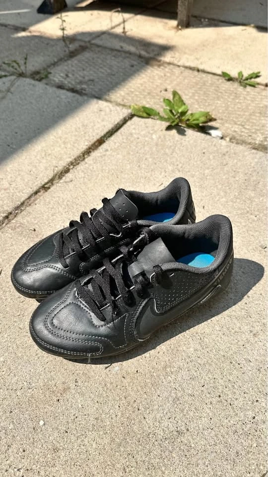 Nike Tiempo Kids Soccer Cleats – US Size 2 – Black