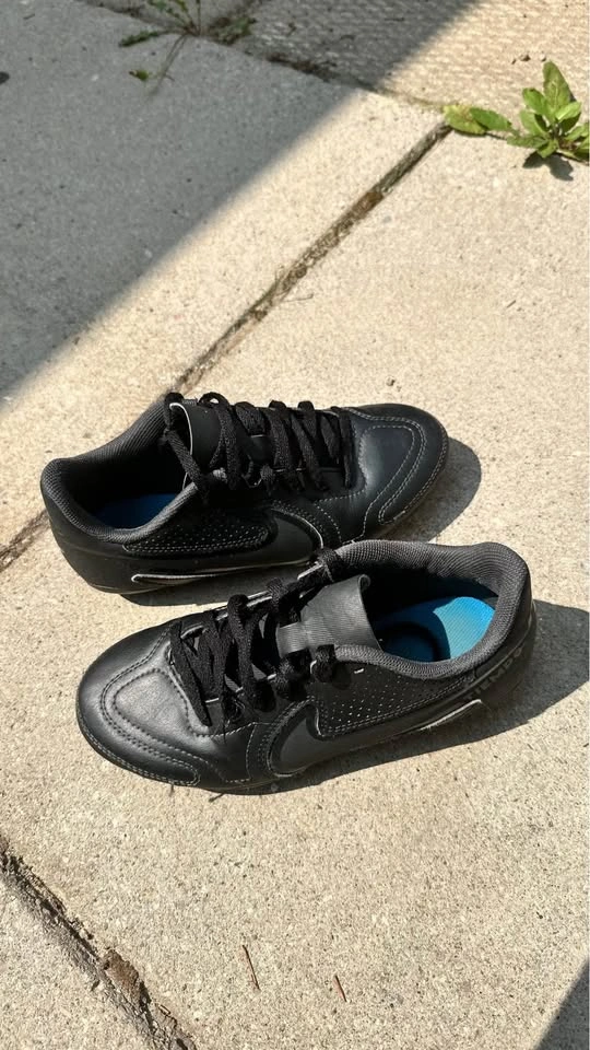 Nike Tiempo Kids Soccer Cleats – US Size 2 – Black - photo 3