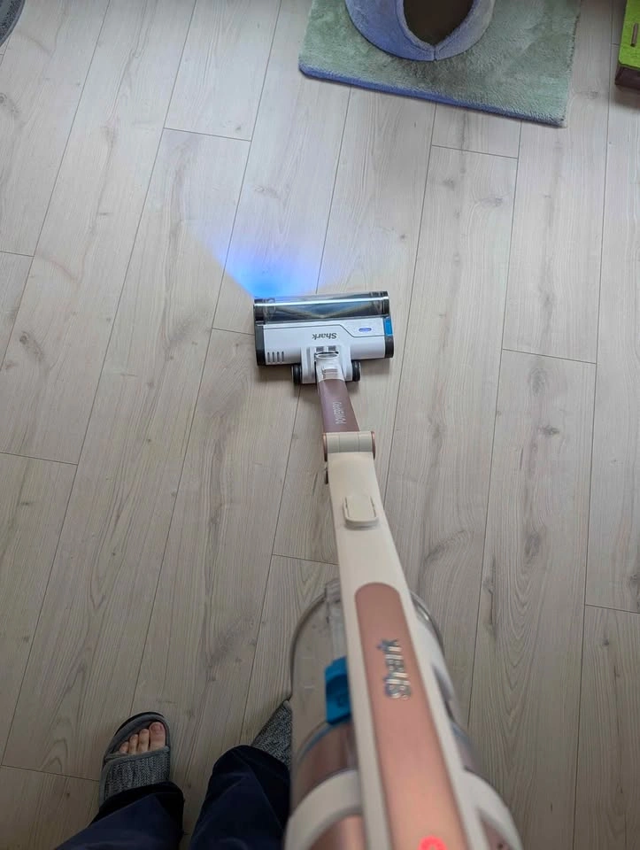 Rose Gold Shark PowerPro Flex Reveal Cordless Vacuum - photo 2