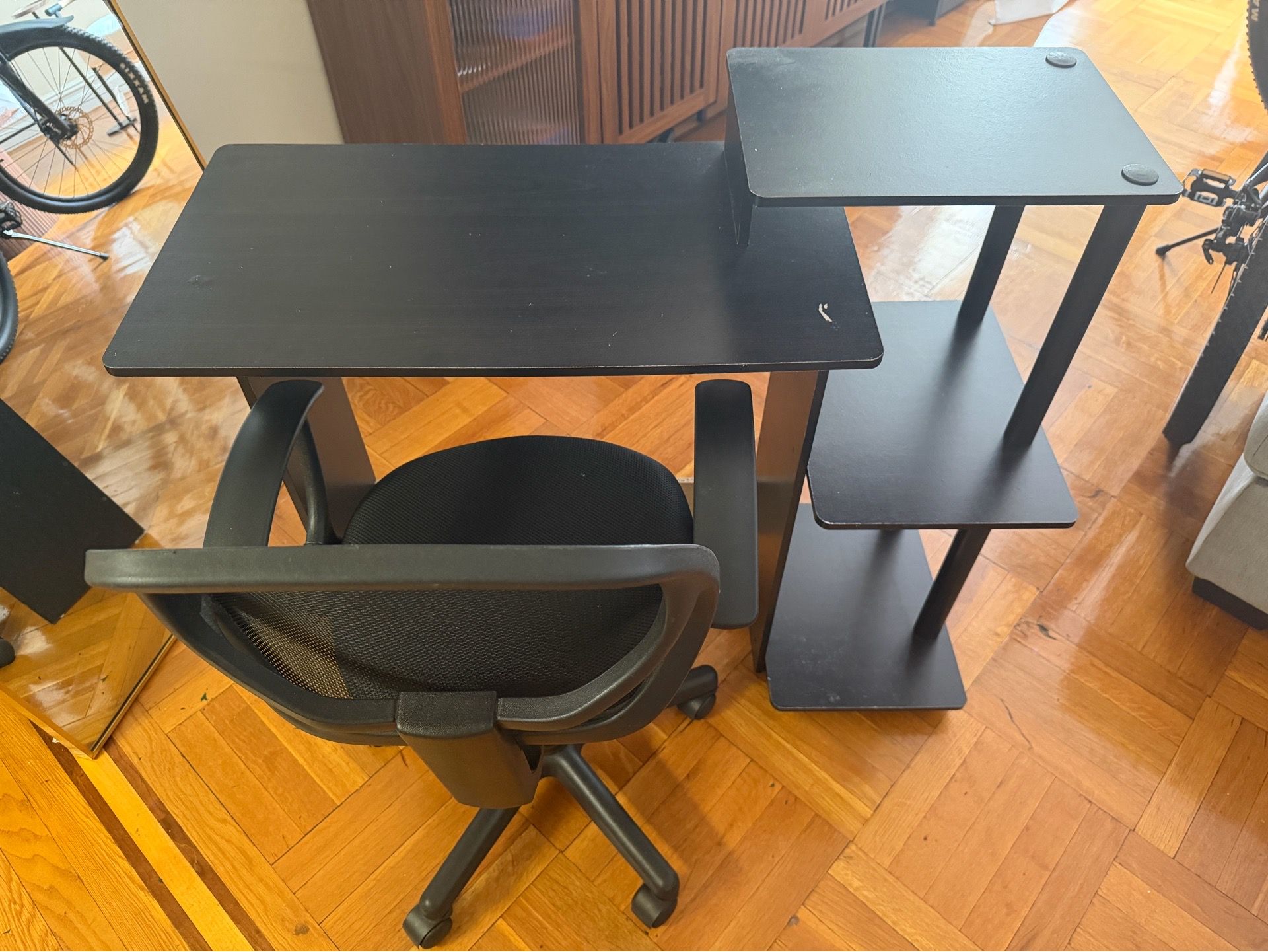 Computer Desk with rolling chair for sale in The Bronx, NY