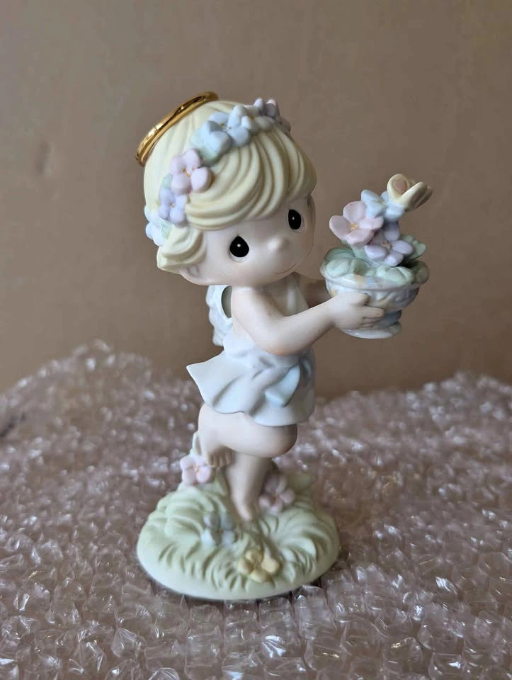 Precious Moments 'Hope Blooms In A Garden Of Glory' Figurine