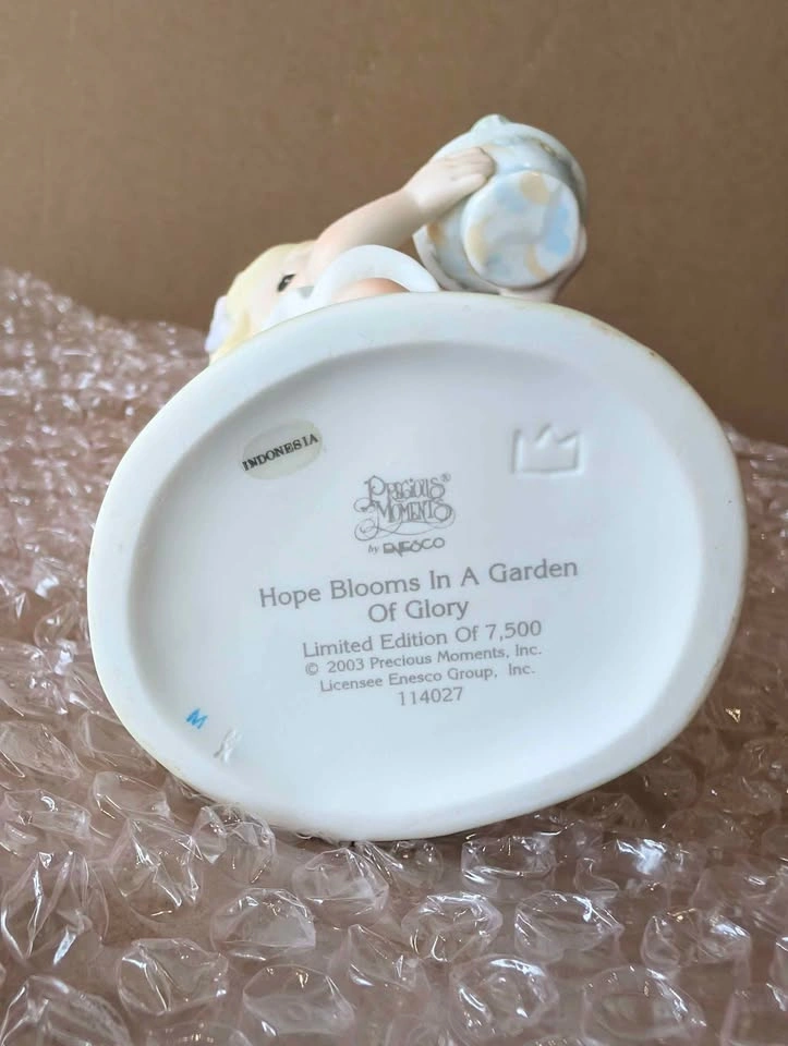 Precious Moments 'Hope Blooms In A Garden Of Glory' Figurine - photo 3
