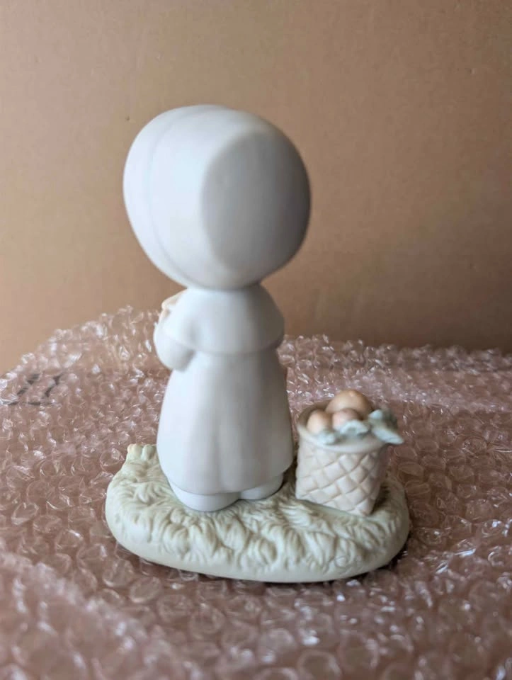 Precious Moments November Porcelain Figurine - photo 2