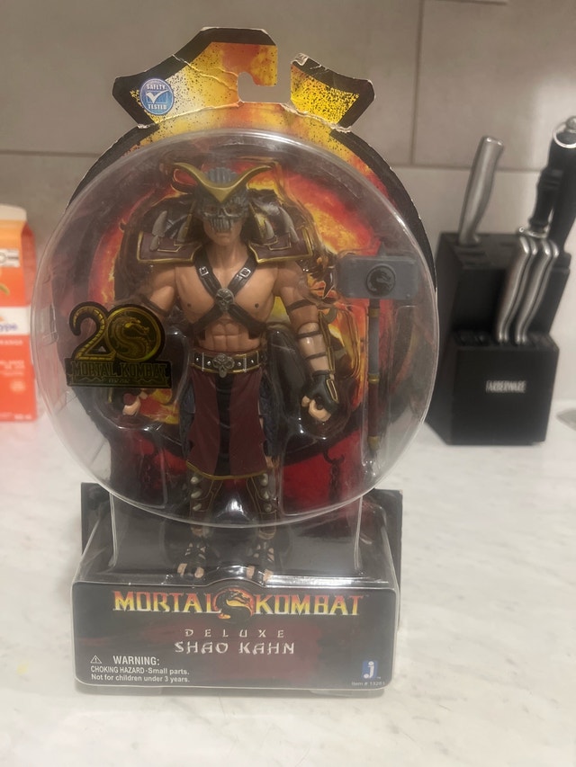 Jazwares Mortal Kombat Shao Kahn Deluxe Action Figure