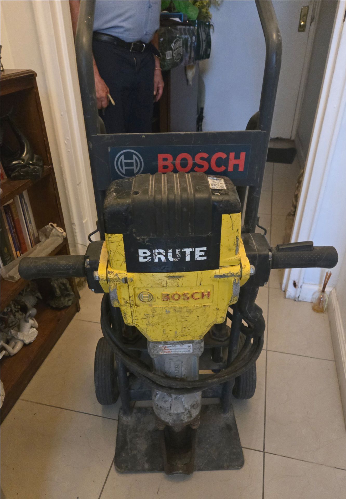 Bosch Brute Breaker Hammer - photo 2