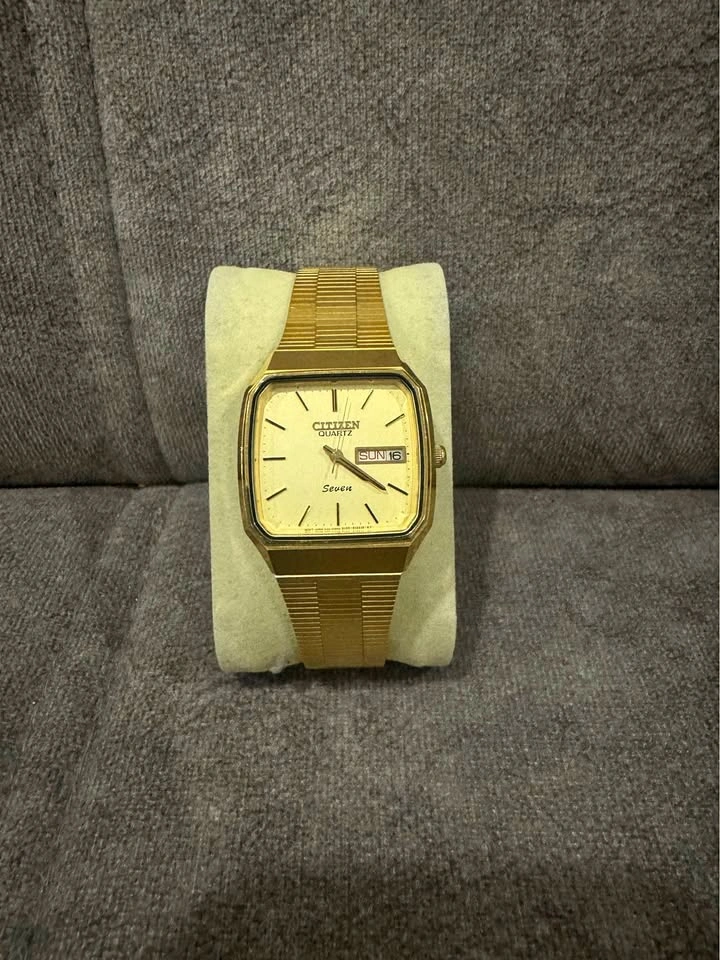 Vintage Citizen Quartz "Seven" Gold Tone Watch – Day/Date