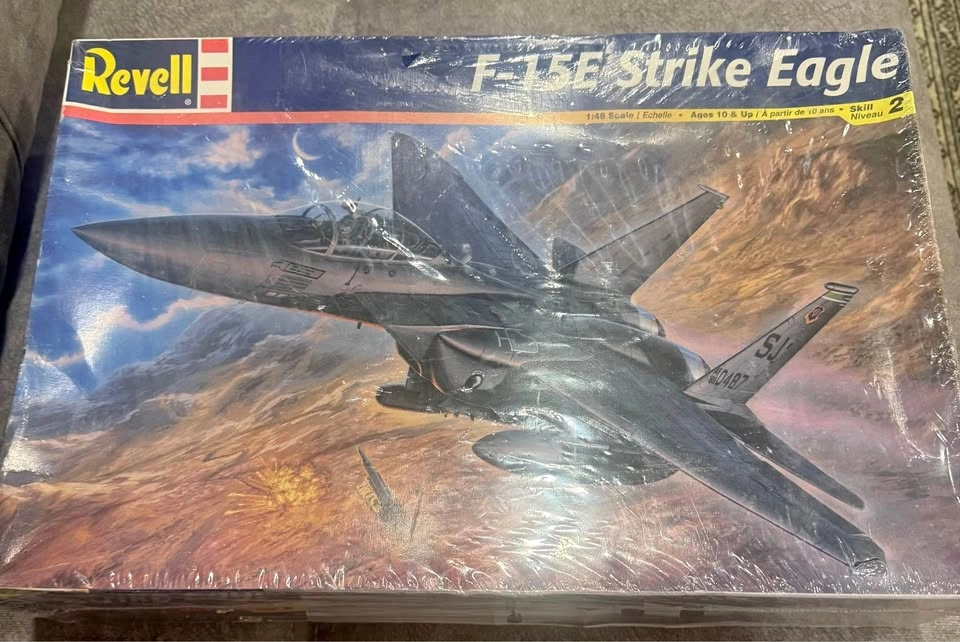 1:48 scale Revell F-15E Strike Eagle model kit (85-5511)