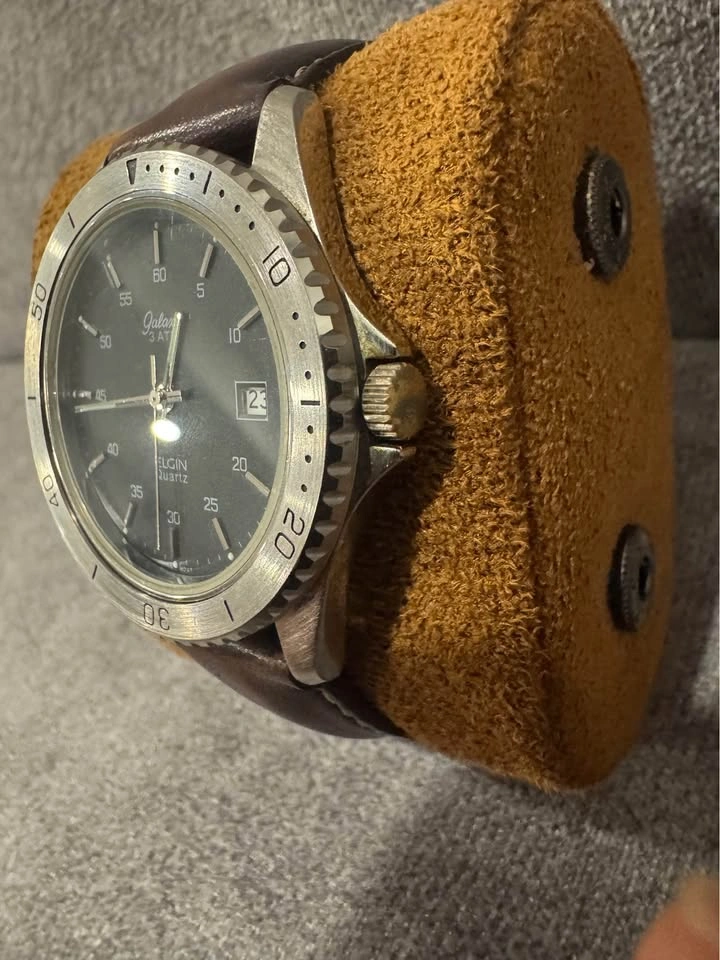 Vintage Elgin Galaxi 3 ATM Quartz Watch w/ Leather Strap - photo 3