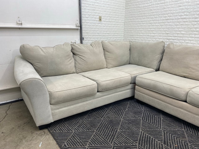 Sectional - photo 3