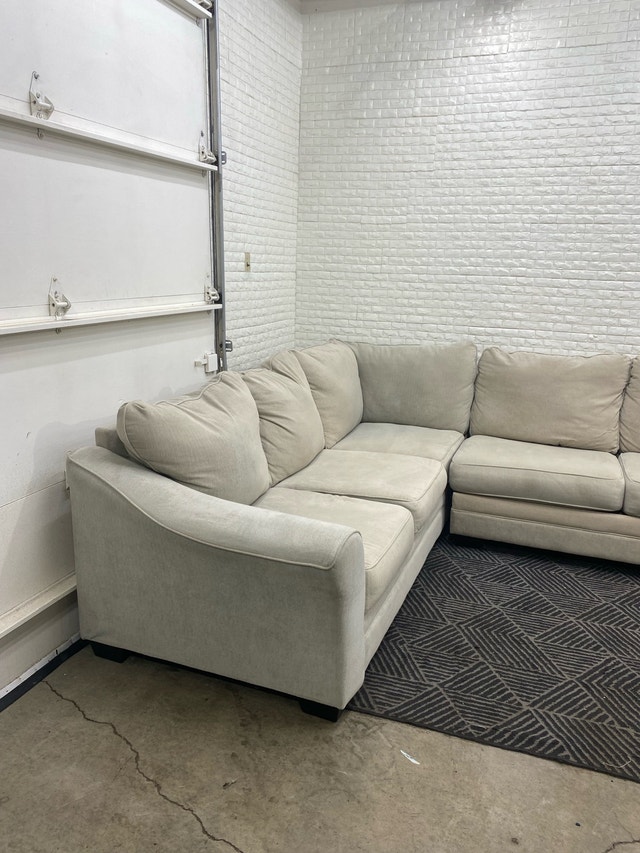 Sectional - photo 4