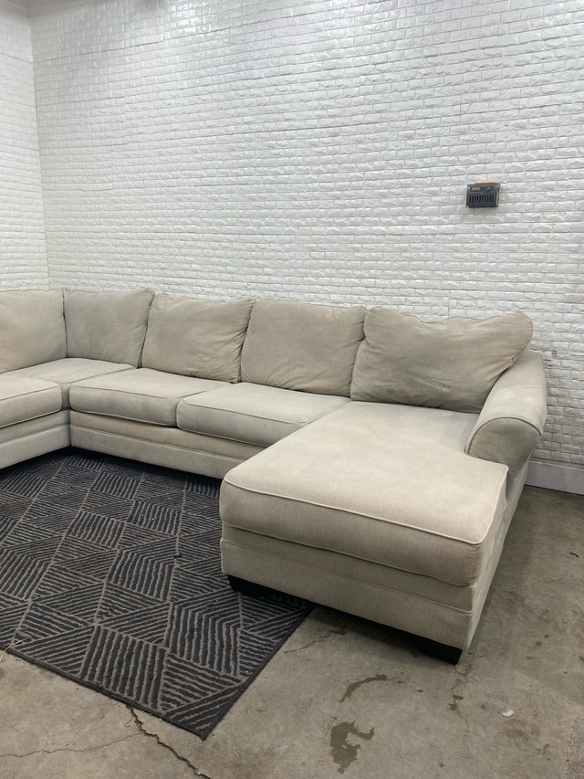Sectional - photo 5