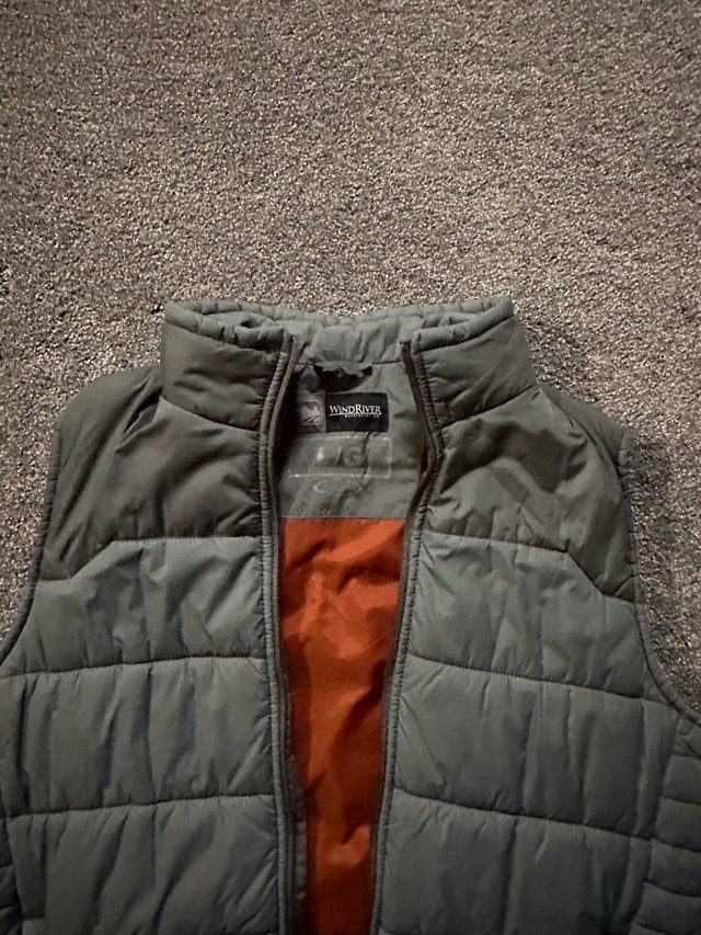 Windriver grey vest size L - photo 4