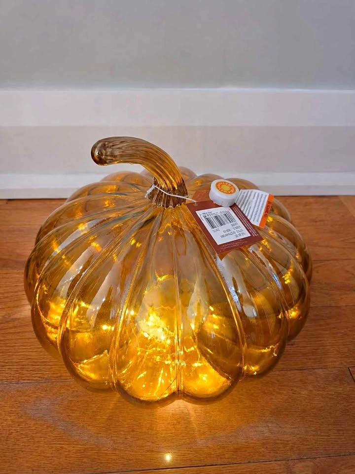 Beautiful Light-Up Amber Glass Pumpkin - Fall & Halloween Décor