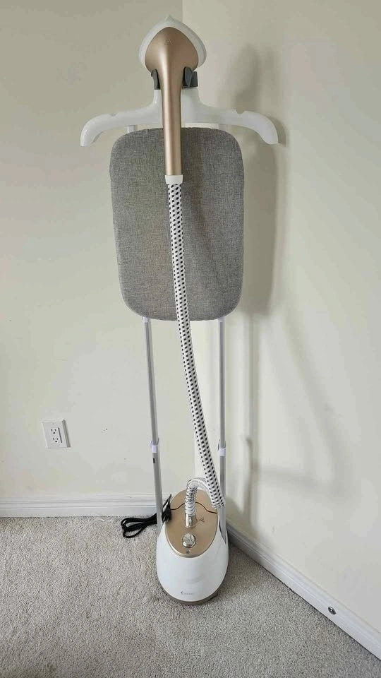 Garment steamer for clothes