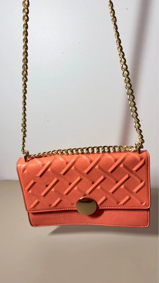 ALDO purse, gold chain, not mint condition - photo 2