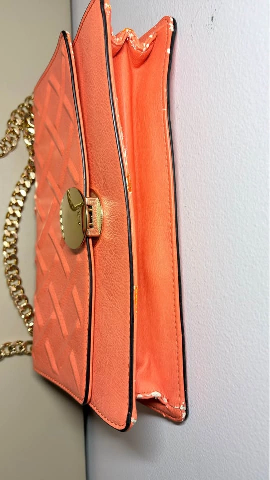 ALDO purse, gold chain, not mint condition - photo 4