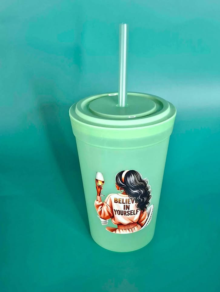 Colour changing cup